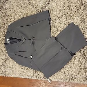 Grey suit - size 6
